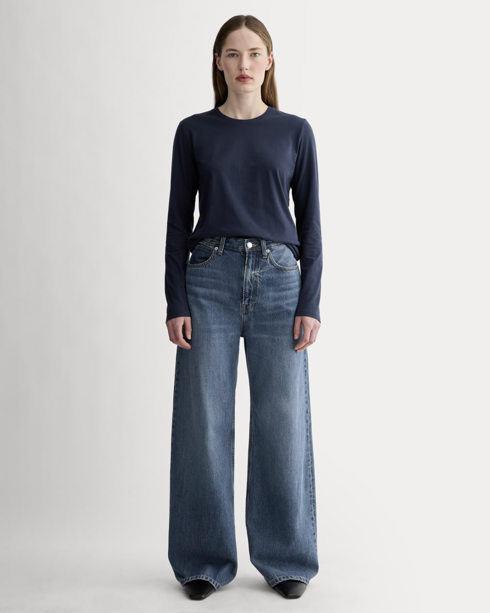 The Slim Long-Sleeve Crew in Essential Cotton | Navy - Image 3