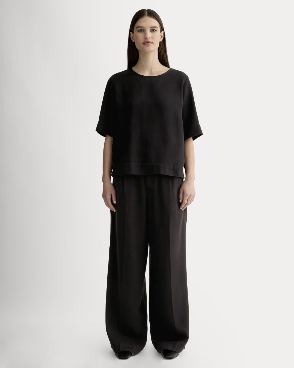 The Relaxed Tee in Buttersoft | Black - Image 3