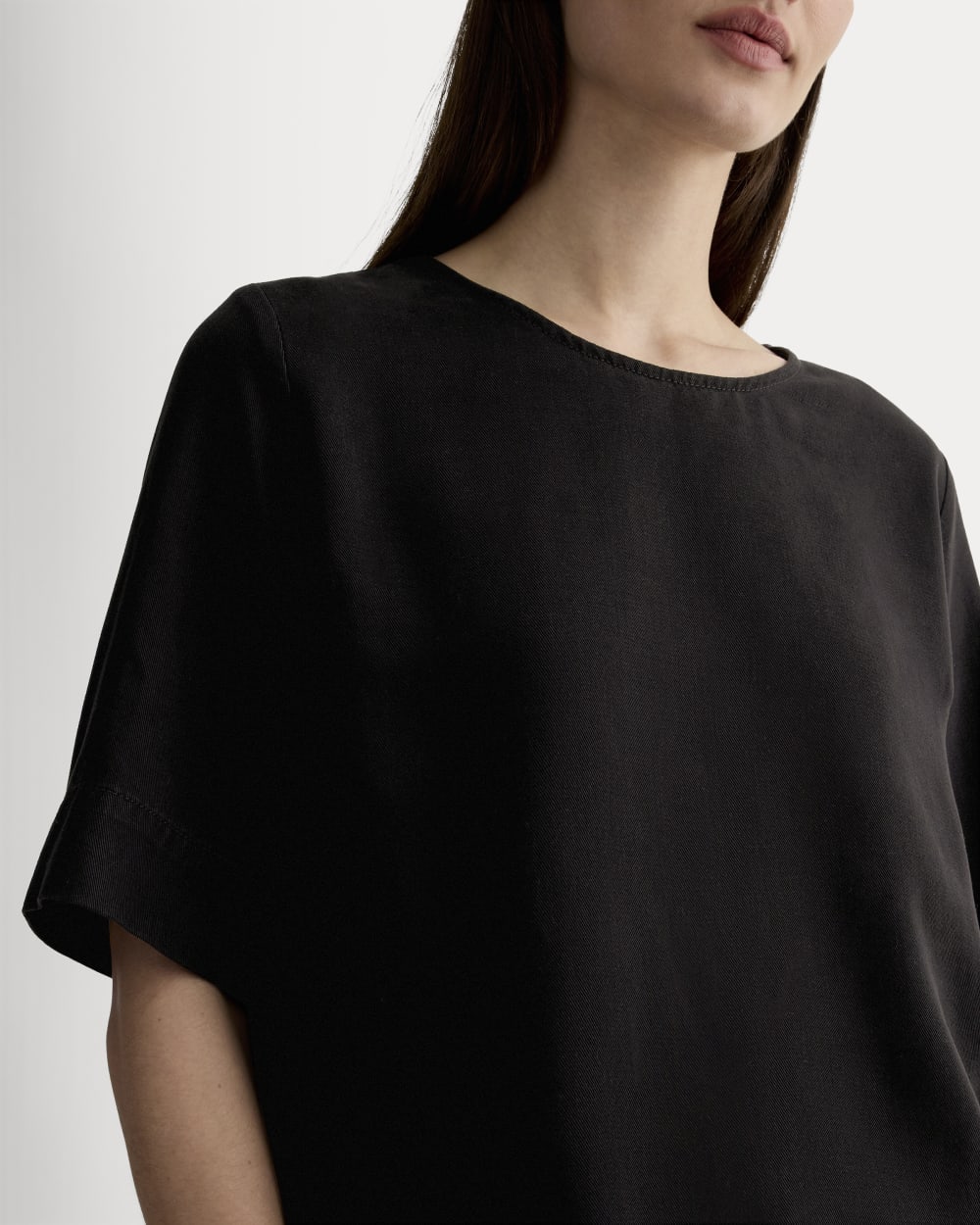 The Relaxed Tee in Buttersoft | Black - Image 4