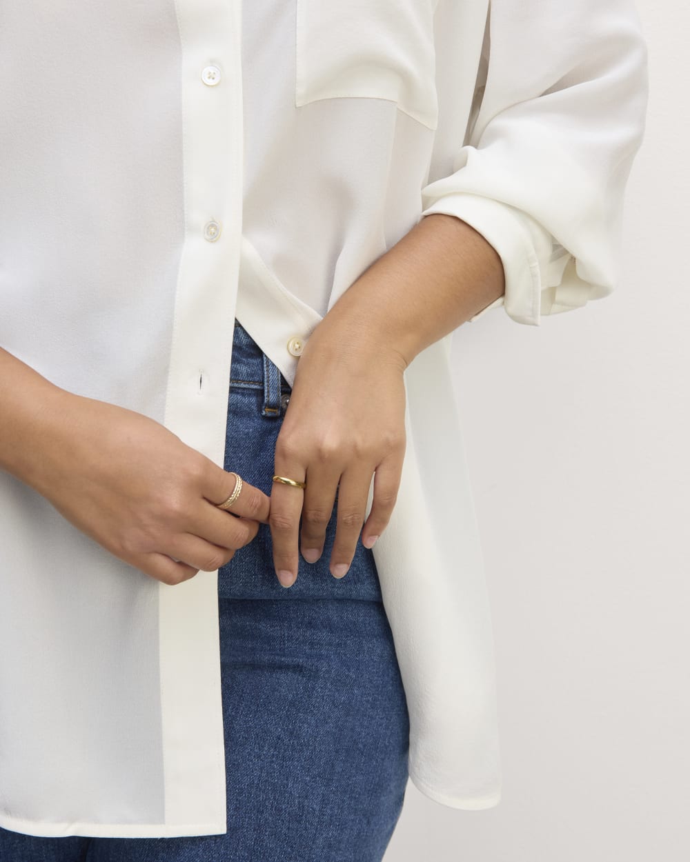 The Boyfriend Shirt in Washable Silk | Off-White - Image 5