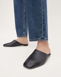 Alternative view of The Day Mule | Black