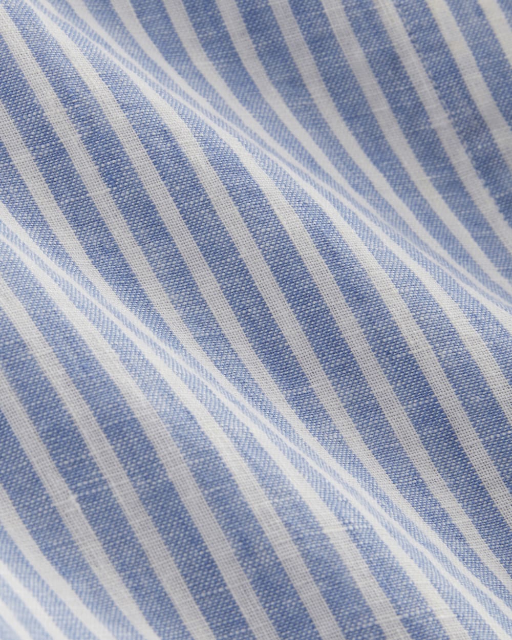 The Notch Shirt in Linen | Bluebell / Bone - Image 6