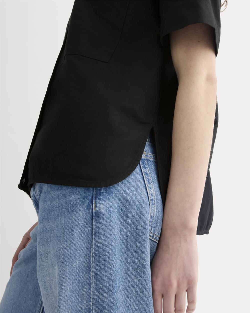 The Short-Sleeve Boxy Oxford | Black - Image 4