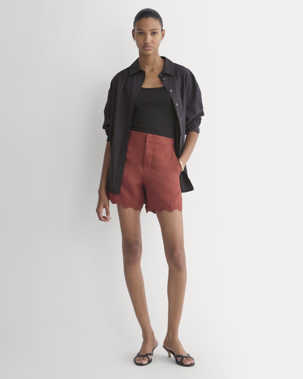 Scalloped Edge Short in Linen | Henna Red