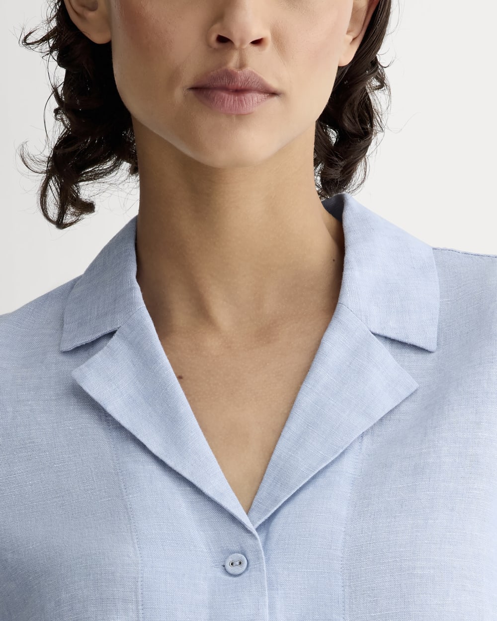 The Notch Shirt in Linen | Light Blue - Image 4
