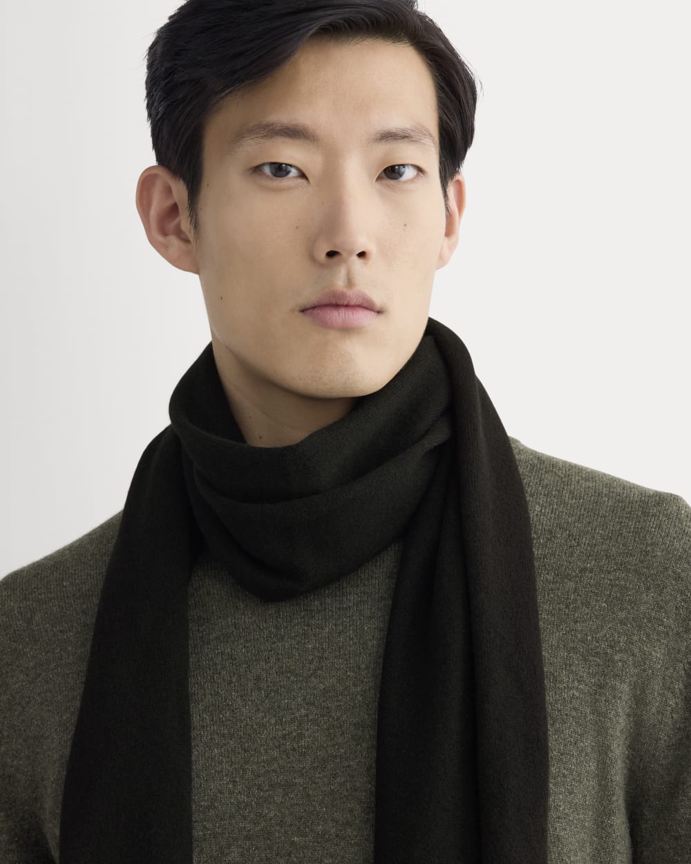The Cashmere Scarf | Black - Image 3