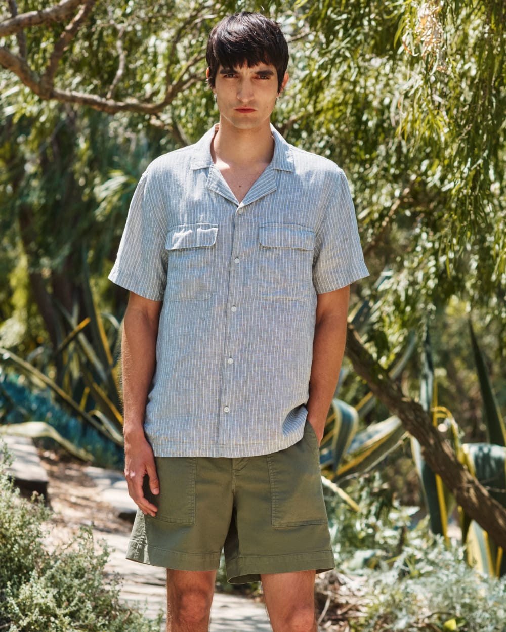 The Resort Shirt in Linen | Oil Green / White - Image 7