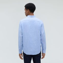 Alternative view of The Classic Shirt in Linen | Light Blue