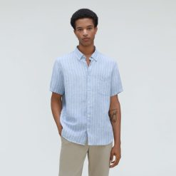 Alternative view of The Classic Short-Sleeve Shirt in Linen | Blue / White